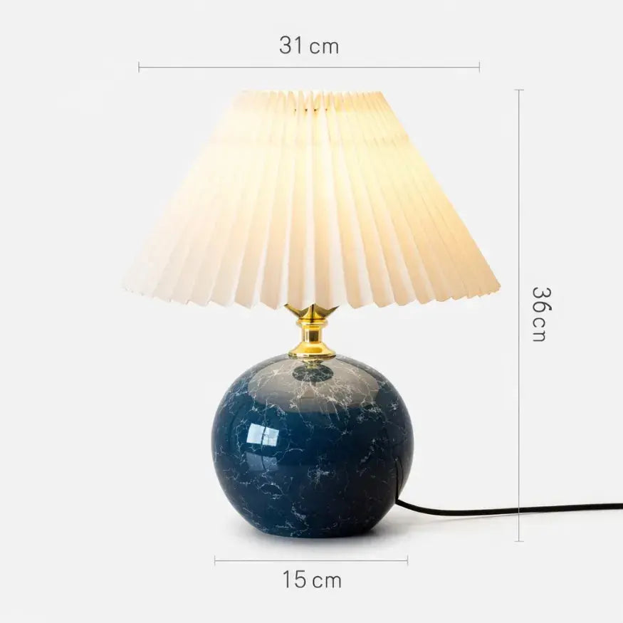 Lampe de chevet moderne en céramique et tissu plissé | Norvyn