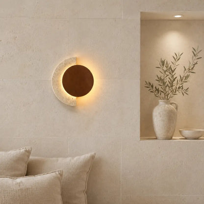Applique Murale Design en Travertin et Bois avec LED Intégrée | Halla