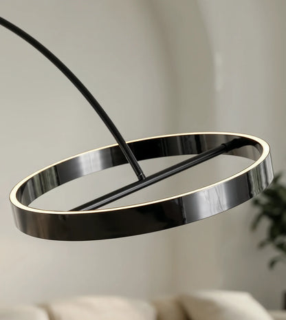 Lampadaire Arcola vue arc sculptural - Lumalia