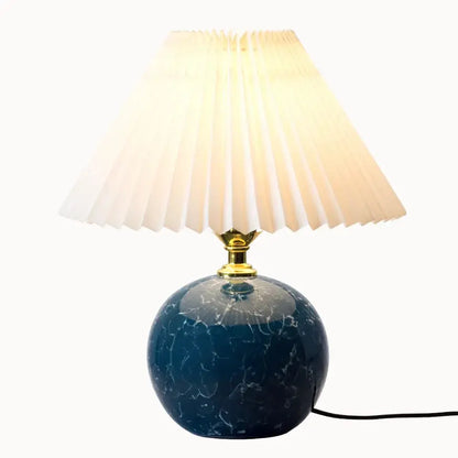 Lampe de chevet moderne en céramique et tissu plissé | Norvyn