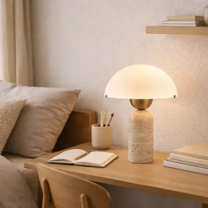 Lampe à poser scandinave en travertin et verre opalin | Asta