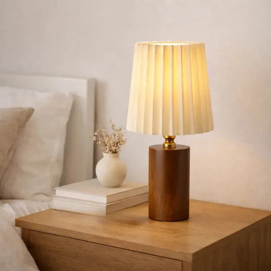 Lampe de nuit en bois massif et tissu plissé | Lior