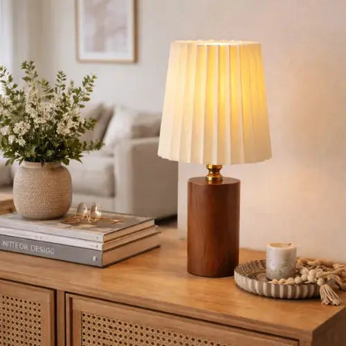 Lampe de nuit en bois massif et tissu plissé | Lior