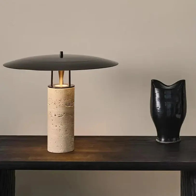 Lampe à poser en pierre de travertin | Noma
