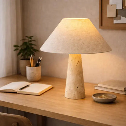 Lampe de chevet élégante en travertin et tissu | Sila