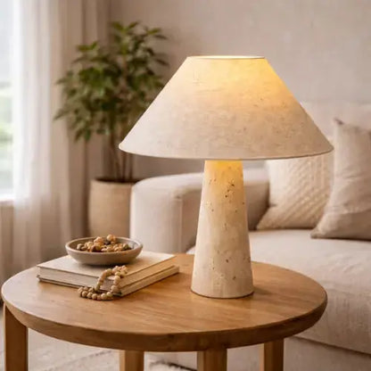 Lampe de chevet élégante en travertin et tissu | Sila