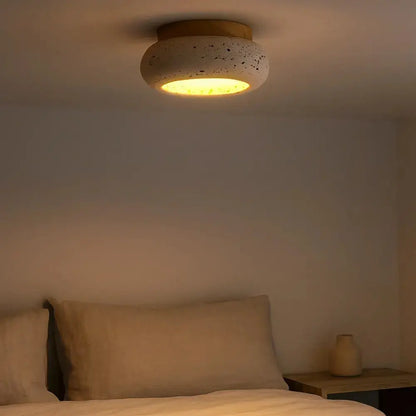 Plafonnier contemporain en travertin et bois | Norden